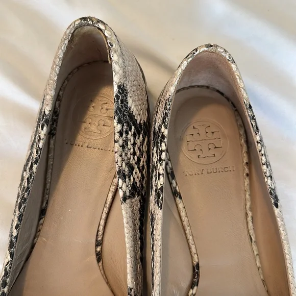 Tory Burch Snakeskin Flats with Gold Logo - Picture 4 of 9
